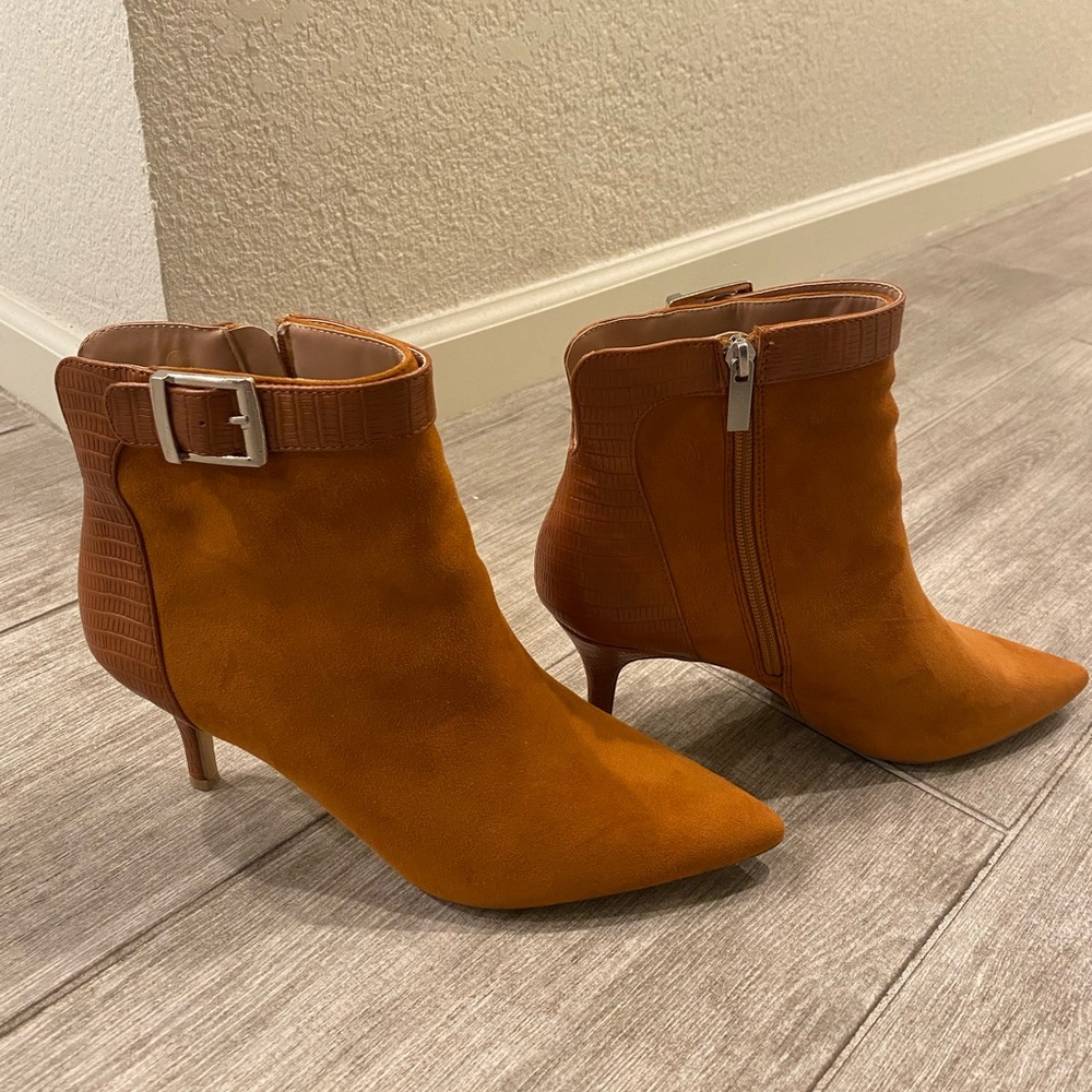 Suede heel boots